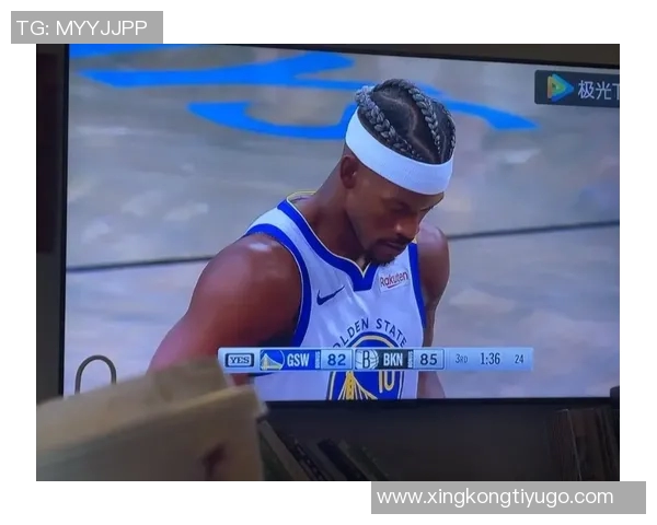 巴特勒强势突破篮下完成折叠打进并造成对手犯规精彩瞬间 巴特勒强势突破篮下完成折叠打进并造成对手犯规精彩瞬间