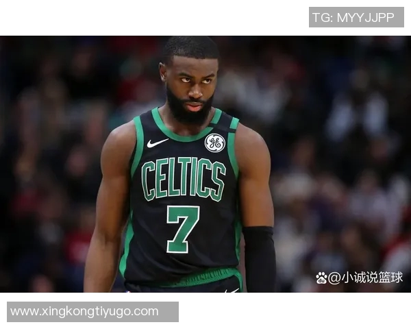 凯尔特人半场领先活塞杰伦布朗表现出色康宁汉姆努力追分