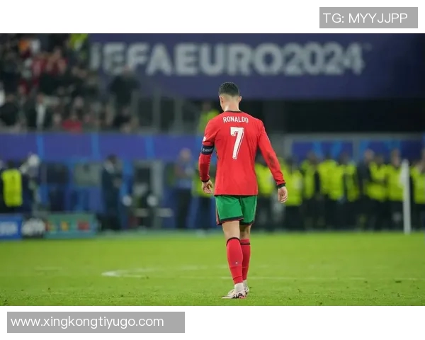 C罗深情回忆弗格森爵士称其为足球生涯的父亲永远铭记恩情 C罗深情回忆弗格森爵士称其为足球生涯的父亲永远铭记恩情